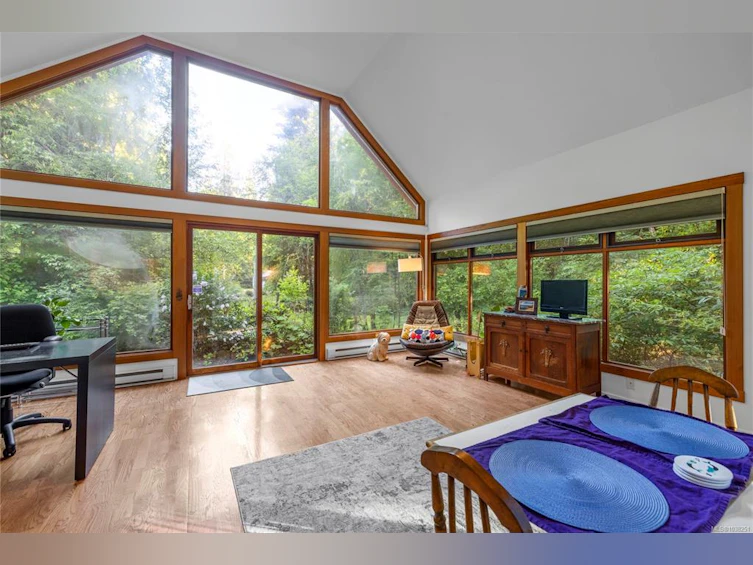 1352 Englishman River Road, Errington, BC, V0R 1V0 - 13