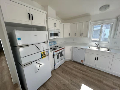 9-731 Marine Drive - 4