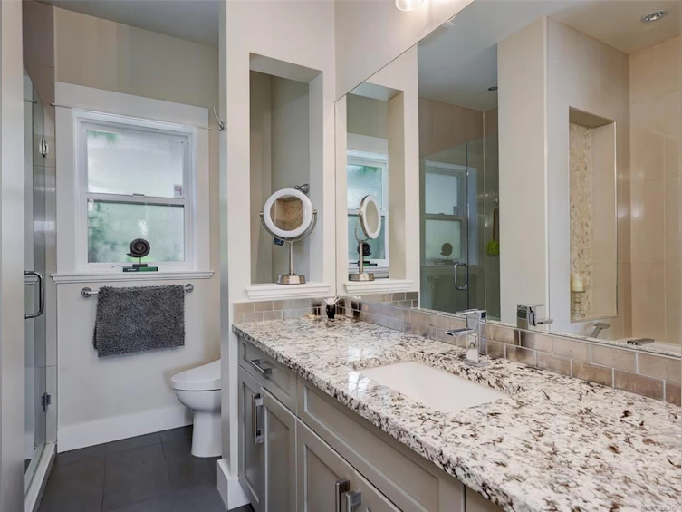 2491 Cadboro Heights Lane, Saanich, BC, V8N 0B2 - 19