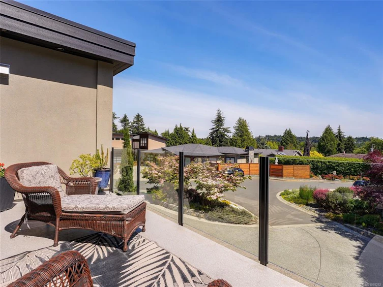 2491 Cadboro Heights Lane, Saanich, BC, V8N 0B2 - 18