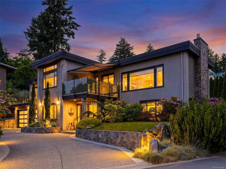 2491 Cadboro Heights Lane, Saanich, BC, V8N 0B2