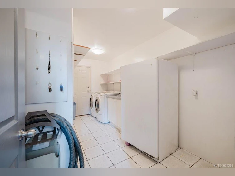 7014 Brentwood Drive, Central Saanich, BC, V8M 1B4 - 16