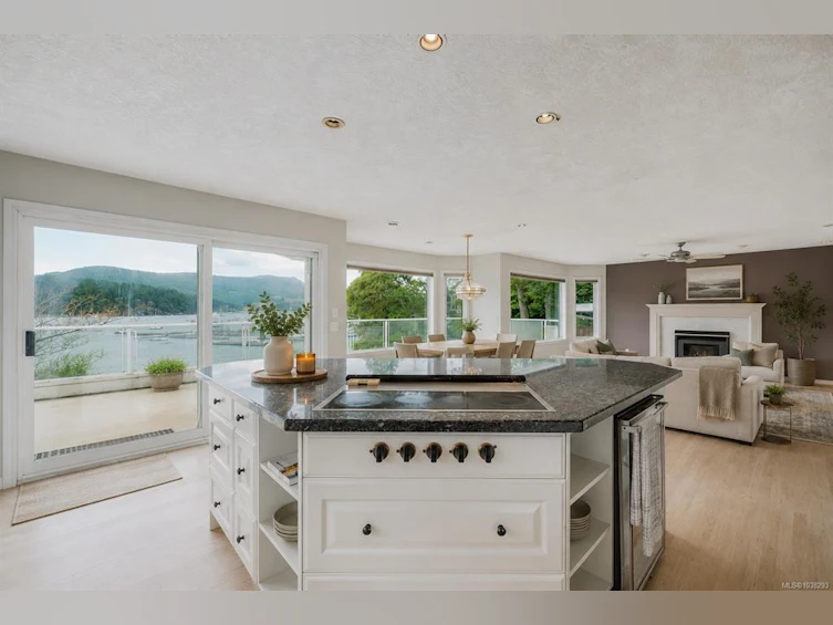 7014 Brentwood Drive, Central Saanich, BC, V8M 1B4 - 25