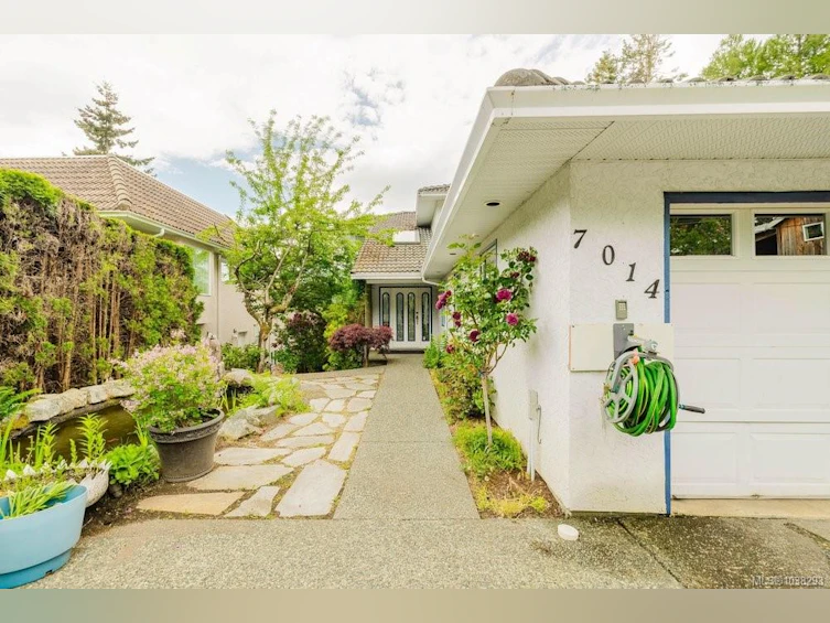 7014 Brentwood Drive, Central Saanich, BC, V8M 1B4 - 4
