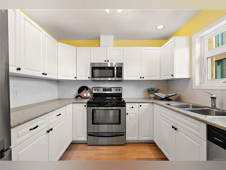 4-108 Dallas Road, Victoria, BC, V8V 1A3 - 3