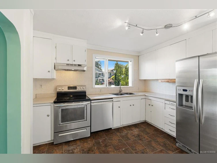 1032 Moyse Crescent, Nanaimo, BC, V9S 2G6 - 4