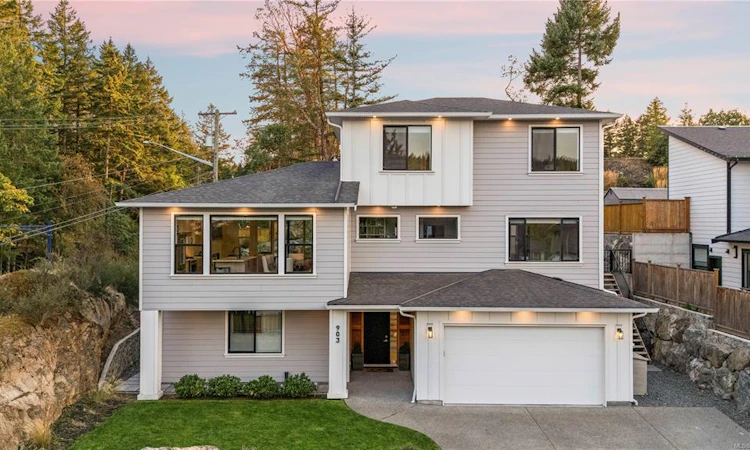 903 Greystone Place
