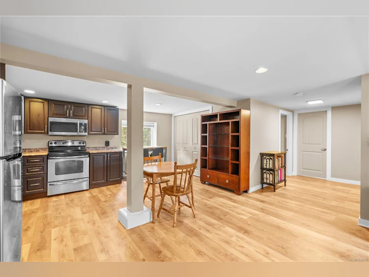 167 Little Eldon Place, Saanich, BC, V8Z 1E2 - 37