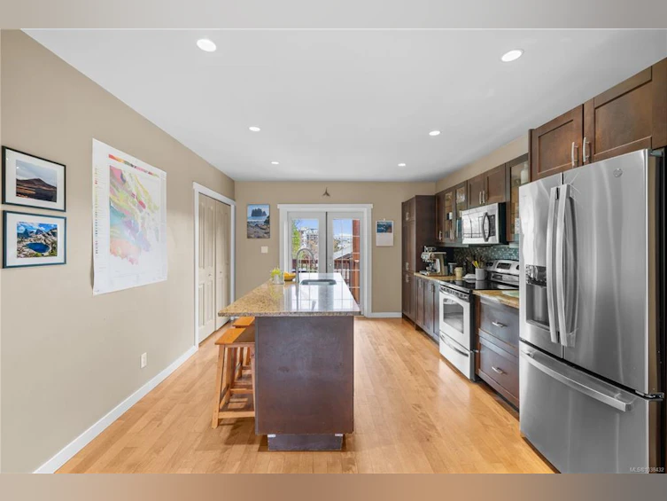 167 Little Eldon Place, Saanich, BC, V8Z 1E2 - 12