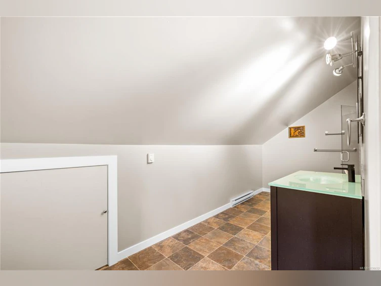 167 Little Eldon Place, Saanich, BC, V8Z 1E2 - 32