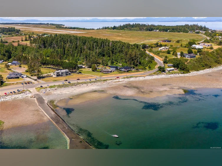 348 Lazo Road, Comox, BC, V9M 3T9 - 2