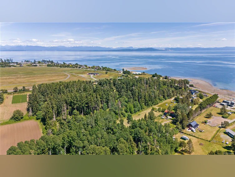 348 Lazo Road, Comox, BC, V9M 3T9 - 36