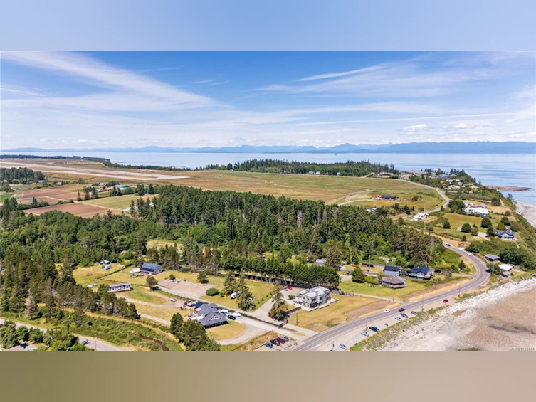 348 Lazo Road, Comox, BC, V9M 3T9 - 11