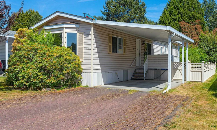 23-7583 Central Saanich Road