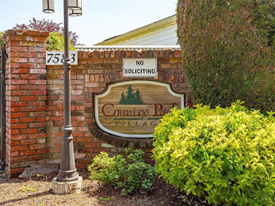 23-7583 Central Saanich Road - 3