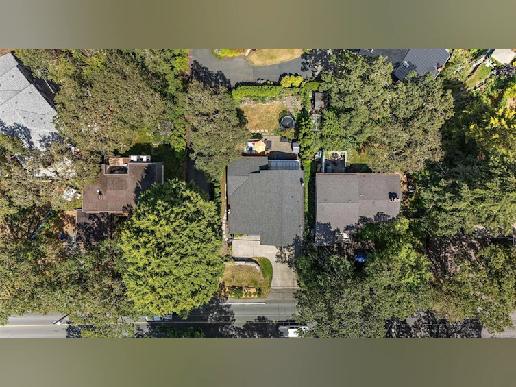 4143 Cedar Hill Road, Saanich, BC, V8N 3C2 - 44