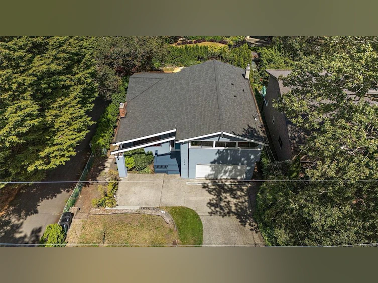 4143 Cedar Hill Road, Saanich, BC, V8N 3C2 - 42