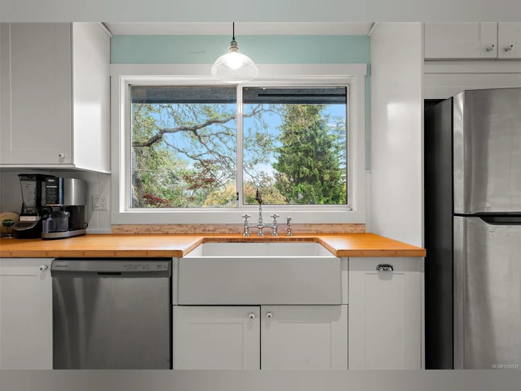 4143 Cedar Hill Road, Saanich, BC, V8N 3C2 - 12