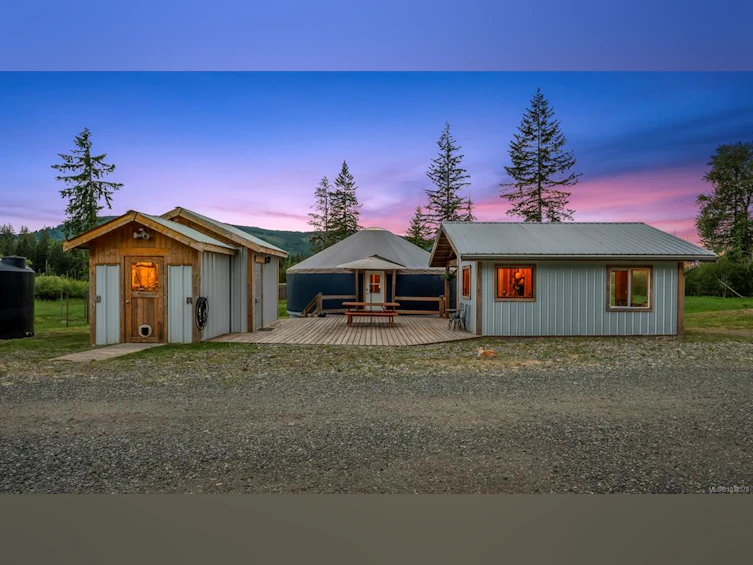 2056 Spike Road, Black Creek, BC, V9J 1N5 - 54