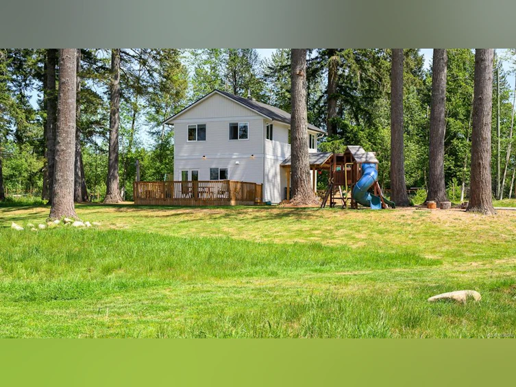 2056 Spike Road, Black Creek, BC, V9J 1N5 - 25
