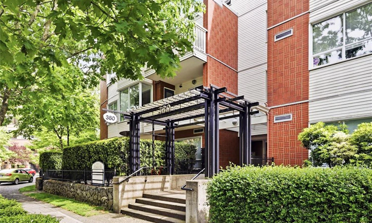 409-380 Waterfront Crescent