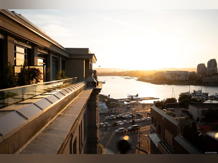 501-888 Government Street, Victoria, BC, V8W 0G5 - 2