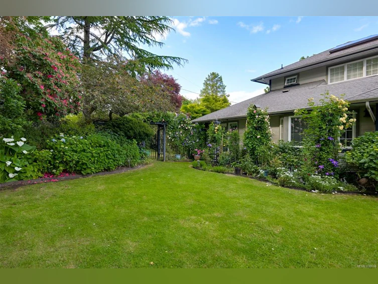 4005 Locarno Lane, Saanich, BC, V8N 3Z9 - 38