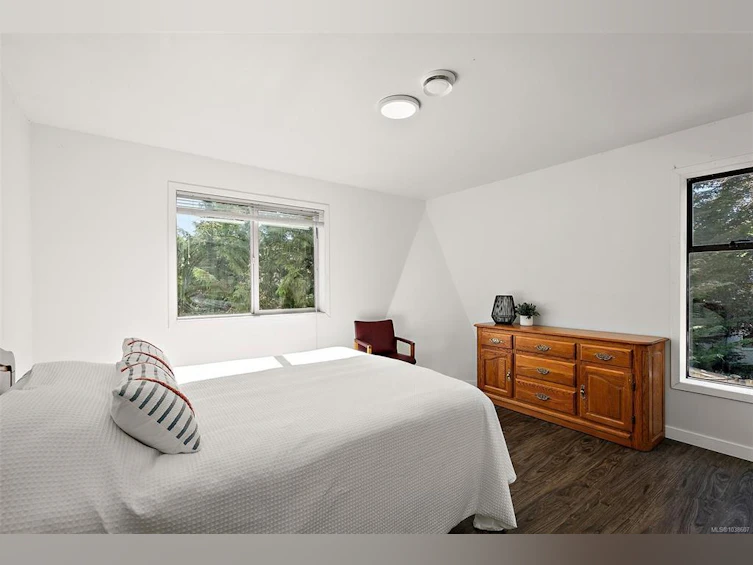1871 Fairburn Drive, Saanich, BC, V8N 5B4 - 23