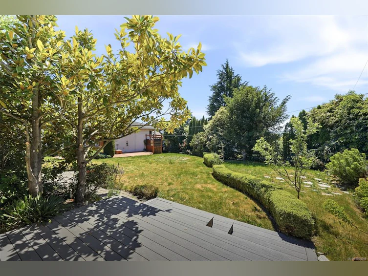 3026 Larkdowne Road, Oak Bay, BC, V8R 5N2 - 39