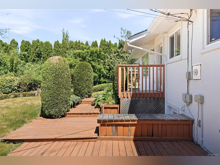 3026 Larkdowne Road, Oak Bay, BC, V8R 5N2 - 35