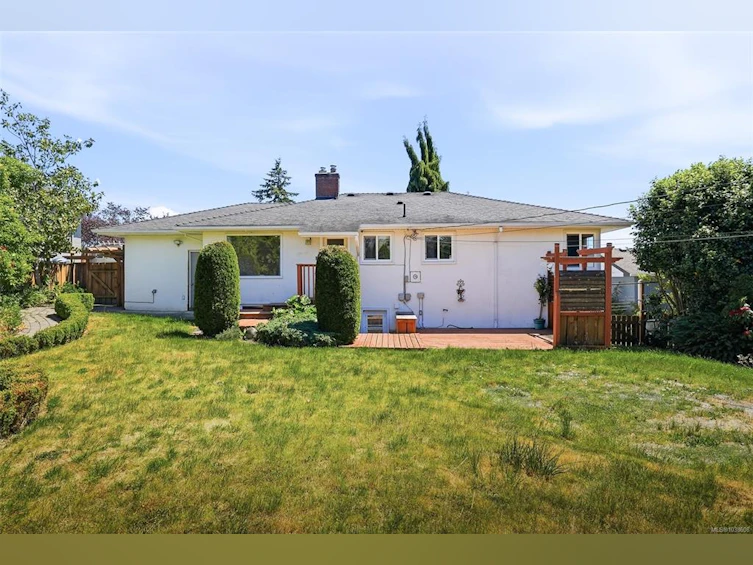 3026 Larkdowne Road, Oak Bay, BC, V8R 5N2 - 37