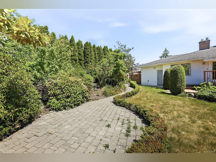 3026 Larkdowne Road, Oak Bay, BC, V8R 5N2 - 42