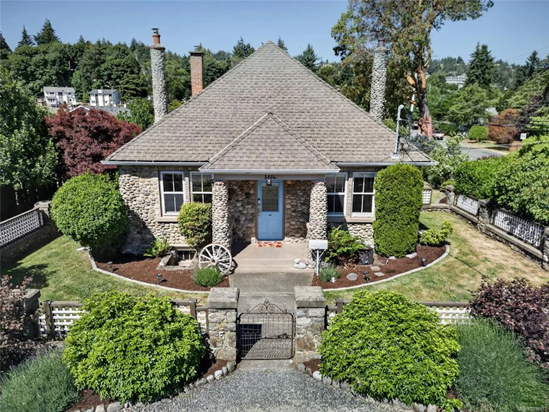 3354 Wishart Road, Colwood BC V9C 1R4