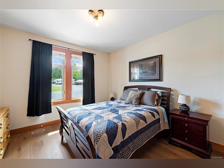 416 Grovehill Road, Qualicum Beach, BC, V9K 2A3 - 40