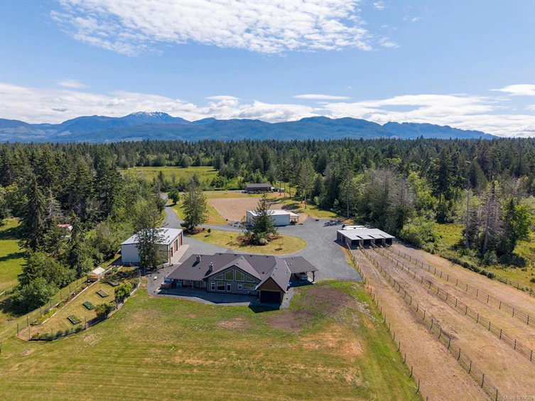 416 Grovehill Road, Qualicum Beach, BC, V9K 2A3