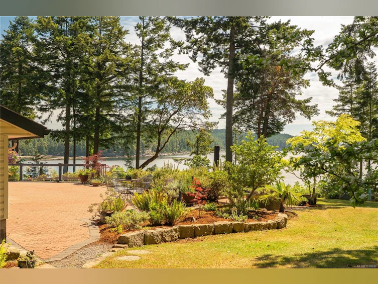 2070 Cooper Road, Gabriola Island, BC, V0R 1X7 - 26