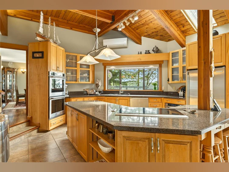 2070 Cooper Road, Gabriola Island, BC, V0R 1X7 - 5