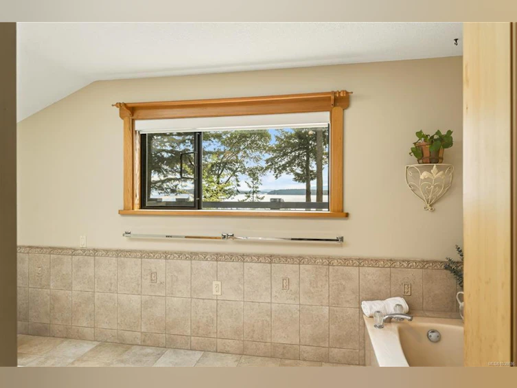 2070 Cooper Road, Gabriola Island, BC, V0R 1X7 - 33