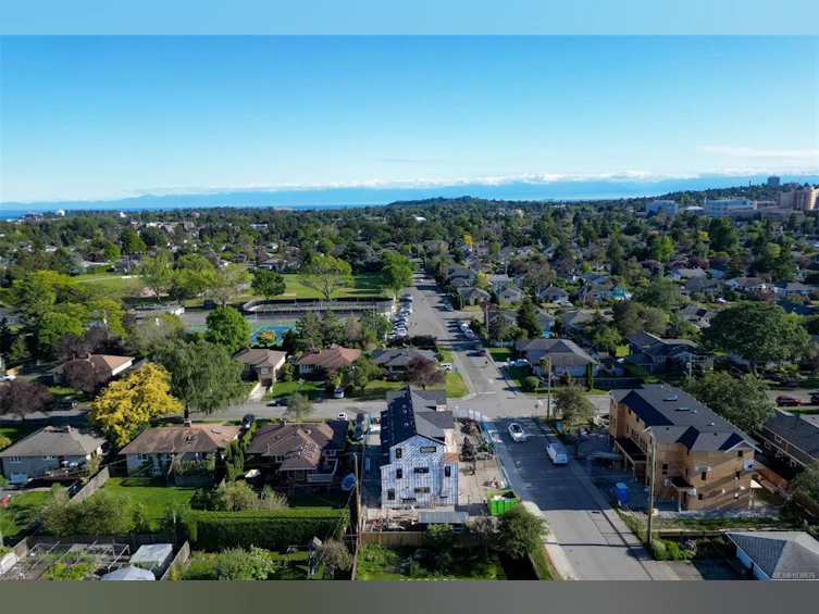4-2100 Allenby Street, Oak Bay, BC, V8R 3C3 - 9