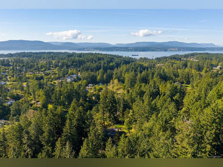 1183 Hillgrove Road, North Saanich, BC, V8L 5R8 - 3