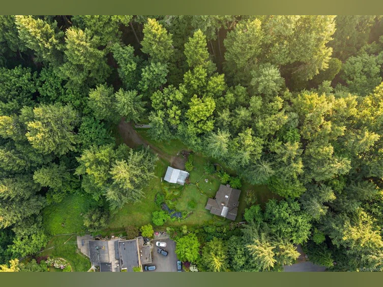 1183 Hillgrove Road, North Saanich, BC, V8L 5R8 - 4