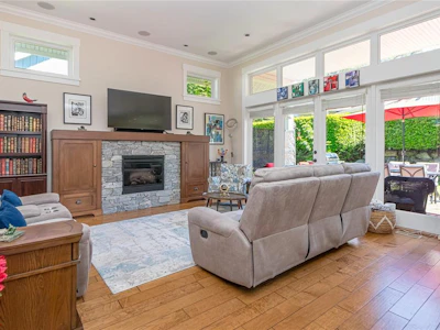24-5251 W Island Highway - 3