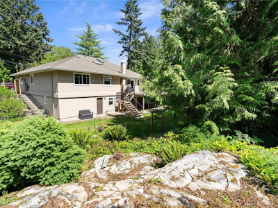1599 Dean Park Road - 3