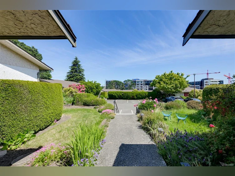 15-3968 Cedar Hill Road, Saanich, BC, V8N 3B8 - 46