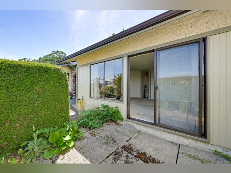15-3968 Cedar Hill Road, Saanich, BC, V8N 3B8 - 17