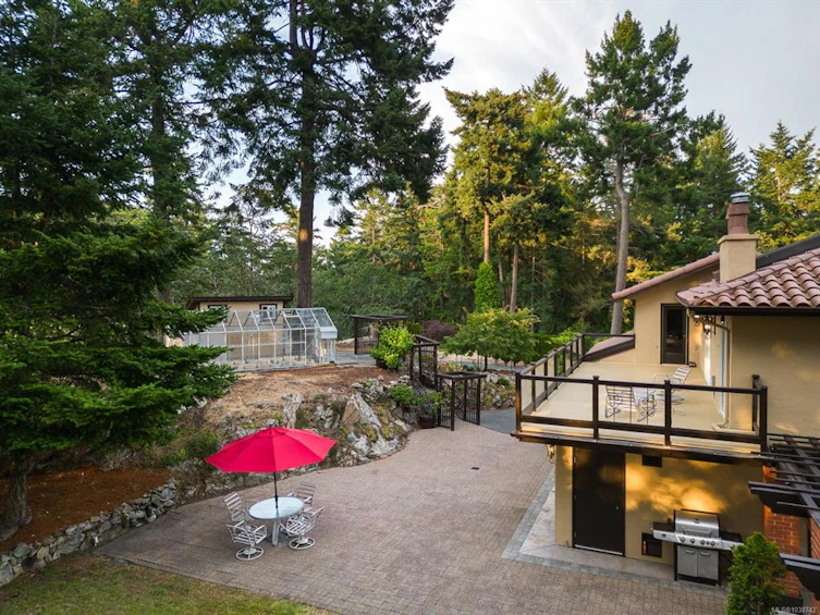 2495 Shannon Place, Saanich, BC, V8N 1X2 - 10