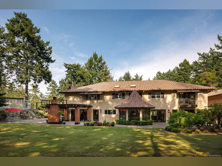 2495 Shannon Place, Saanich, BC, V8N 1X2 - 14