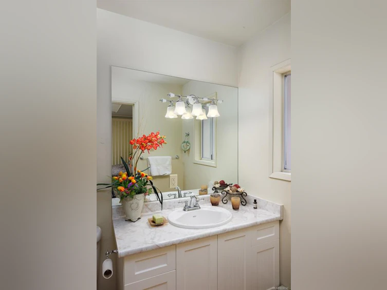 2495 Shannon Place, Saanich, BC, V8N 1X2 - 63