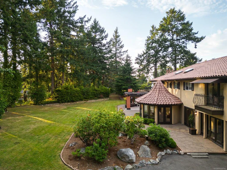 2495 Shannon Place, Saanich, BC, V8N 1X2 - 8
