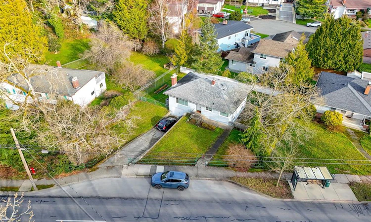 4121 Quadra Street
